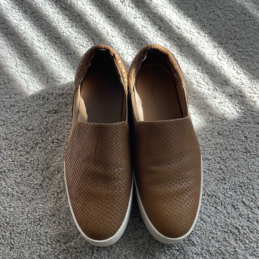 Vince “Warren” platform slip on sneaker